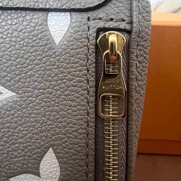 Louis Vuitton Tiny Backpack - Picture 4 of 14